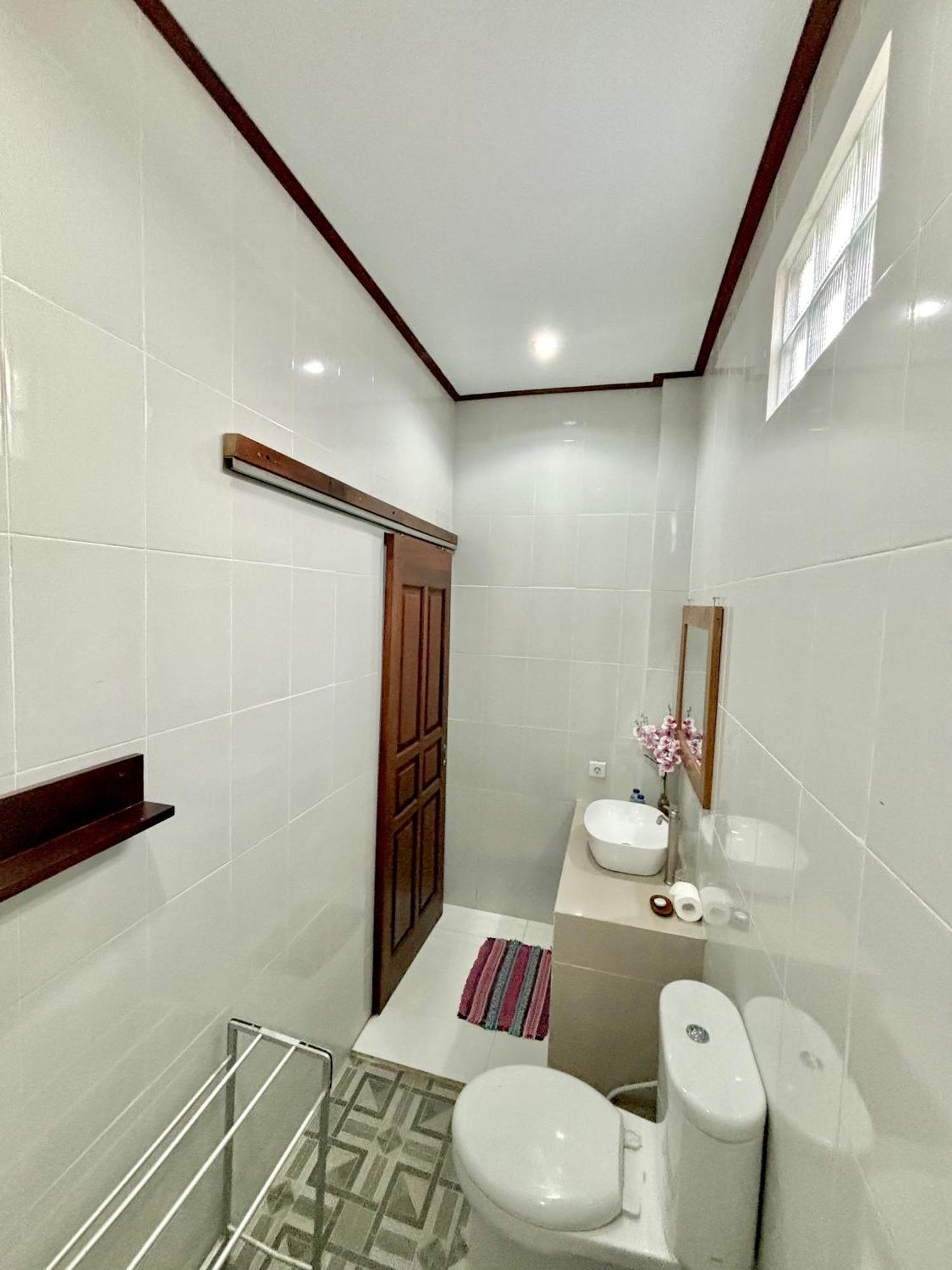 The Lima Home Stay In Canggu Buitenkant foto
