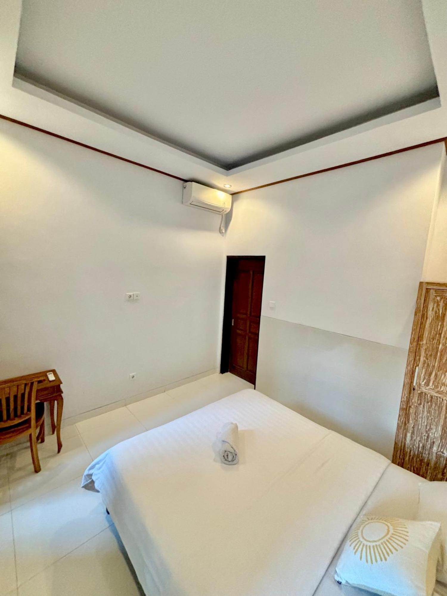 The Lima Home Stay In Canggu Buitenkant foto