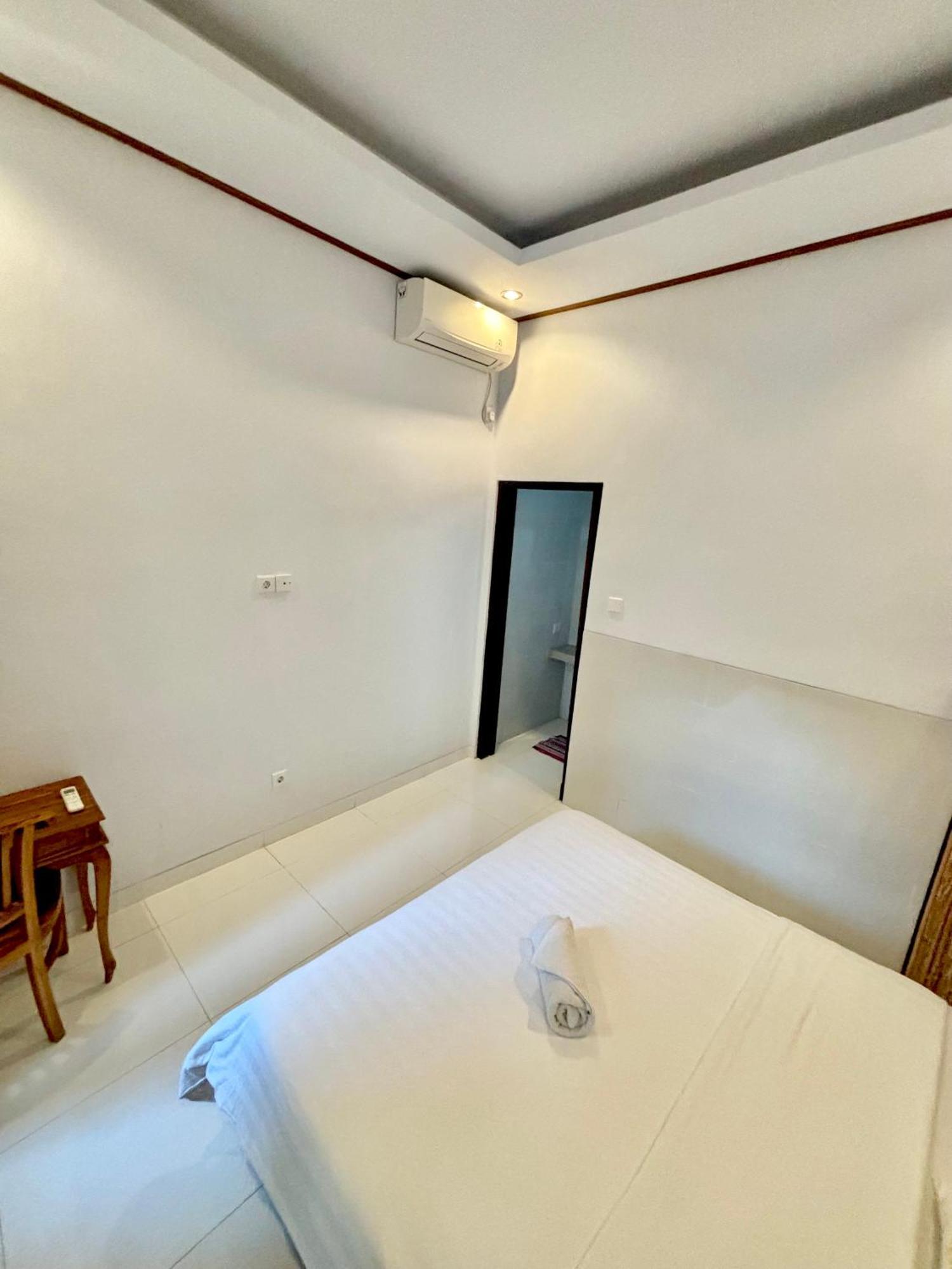 The Lima Home Stay In Canggu Buitenkant foto